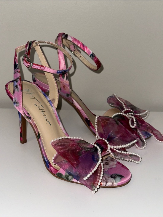 Betsey Johnson Shoes - Betsey Johnson Fawn Pink Heels
